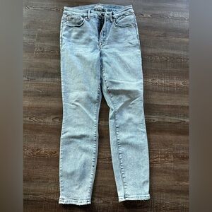 Good American super stretch skinny women’s jeans. Size 8/29